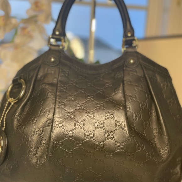 Gucci Black Leather Sukey Handbag - Picture 3 of 16